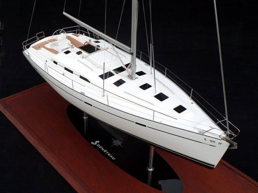 Custom Models - - Beneteau 393 "Glory Days" - Abordage